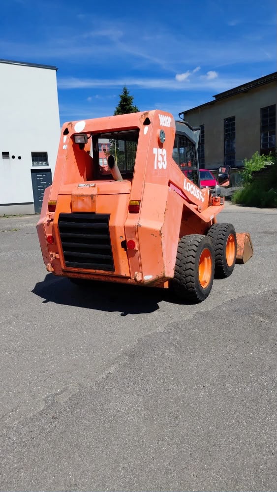 Locust 753 - 12