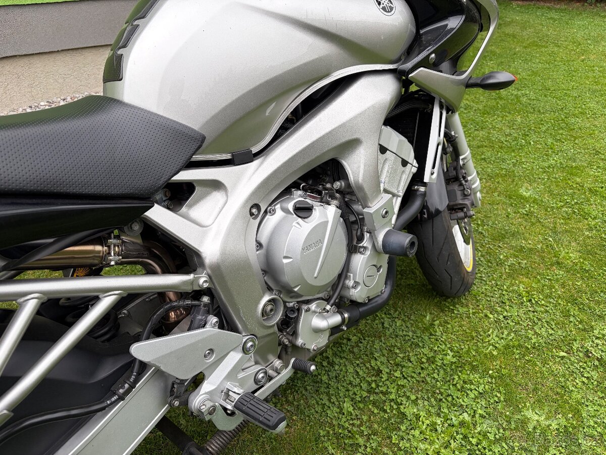 Yamaha FZ6 - 12