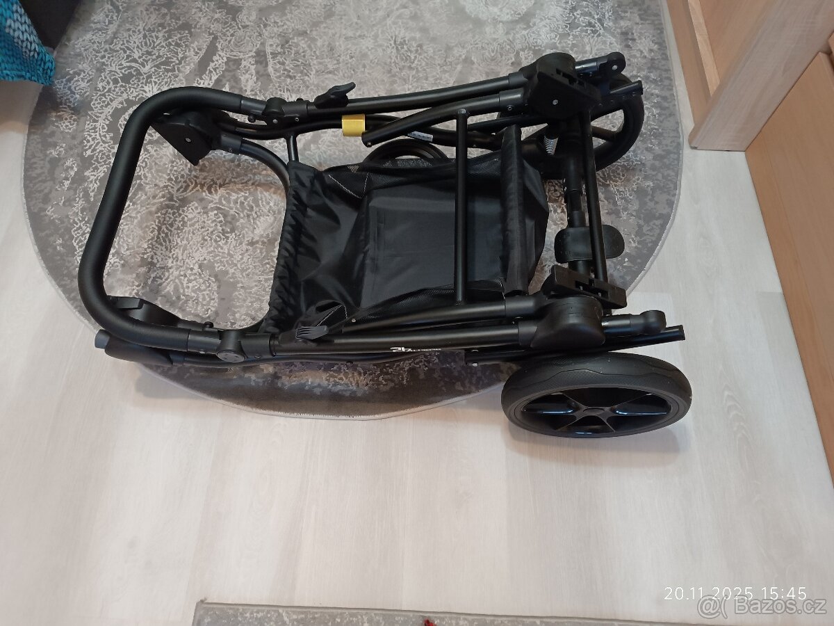Kočárek pro dvojčata - 12