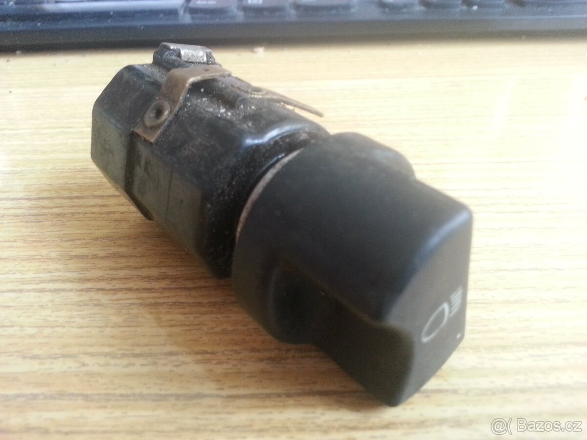 Zadní spoiler a pár dílů na Škoda 120l, 120ls, 120gls, 125l, - 12