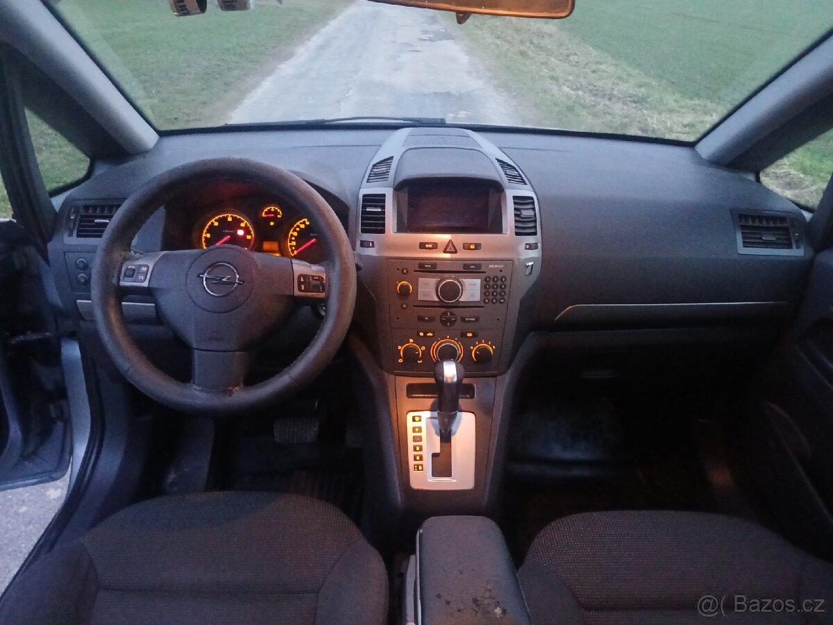 Prodam Opel Zafira 7 mistný - 12