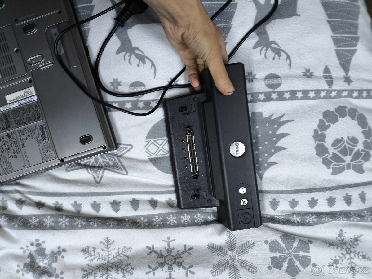 Prodám notebook Dell - 12