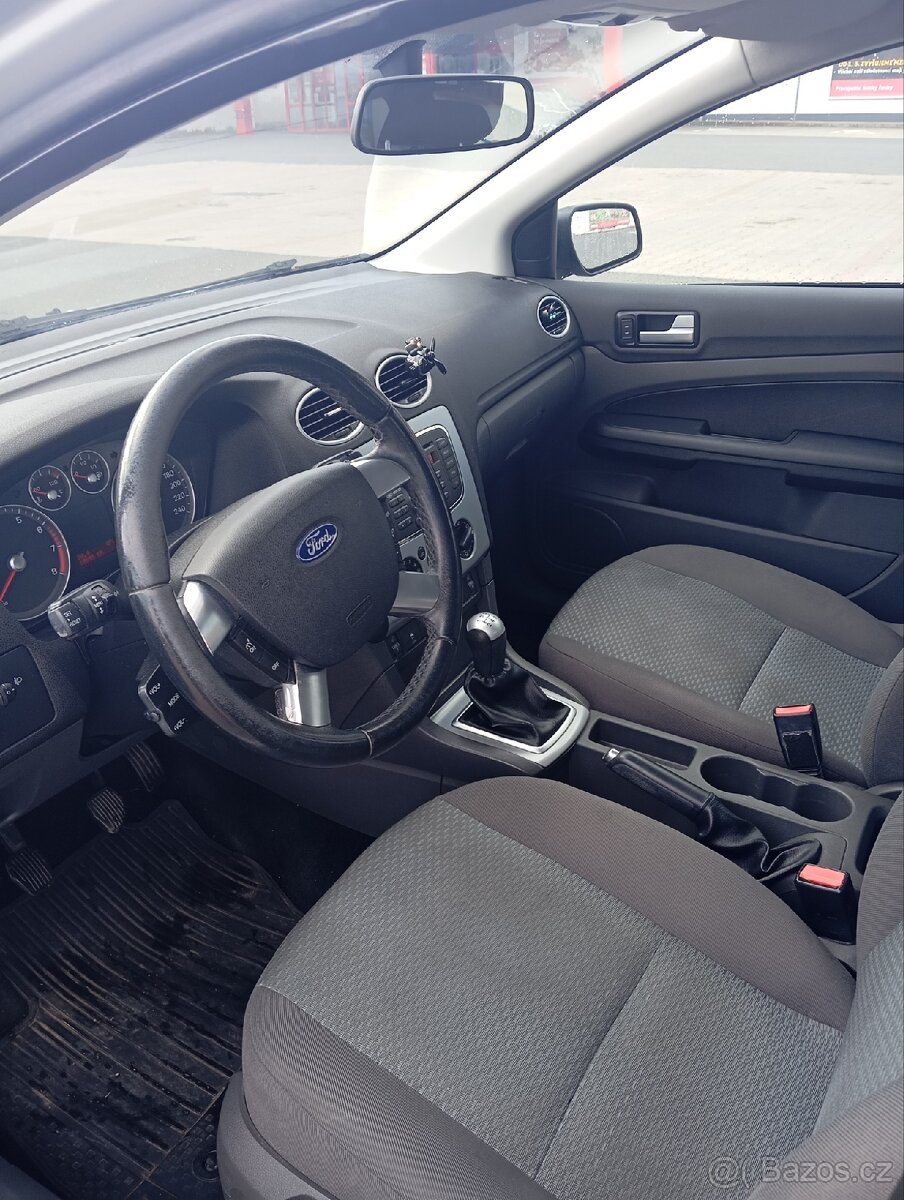 Ford Focus 1.6 benzín - 12