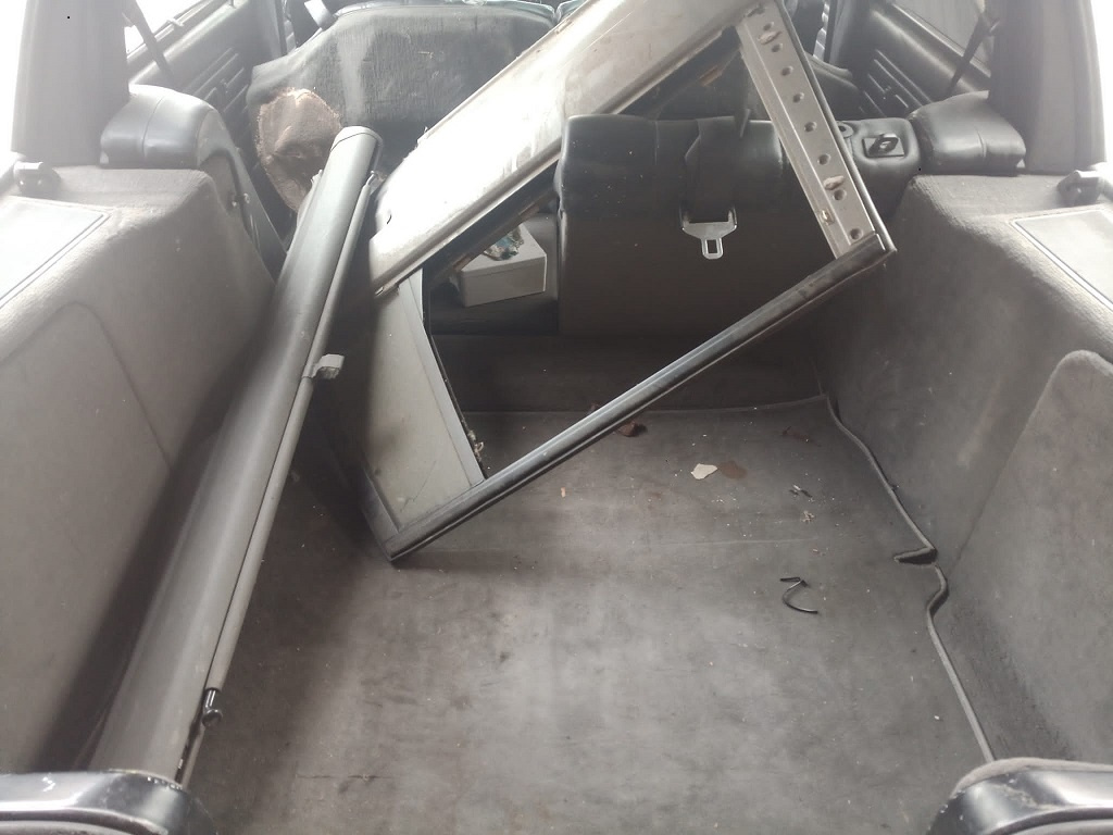 Náhradní díly BMW 318i automat full vybava - 12