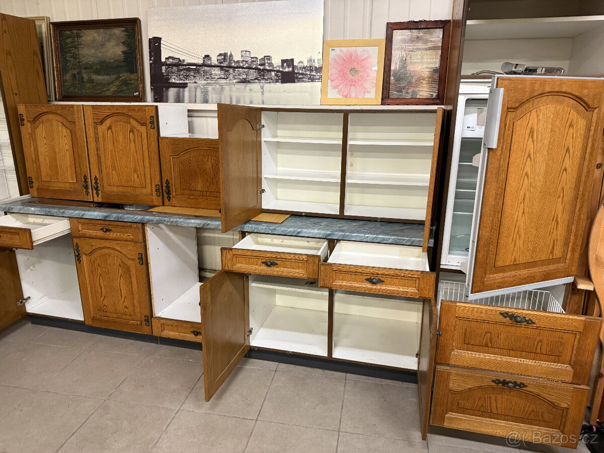Dubová kuchyňská linka 370cm s lednicí - 12