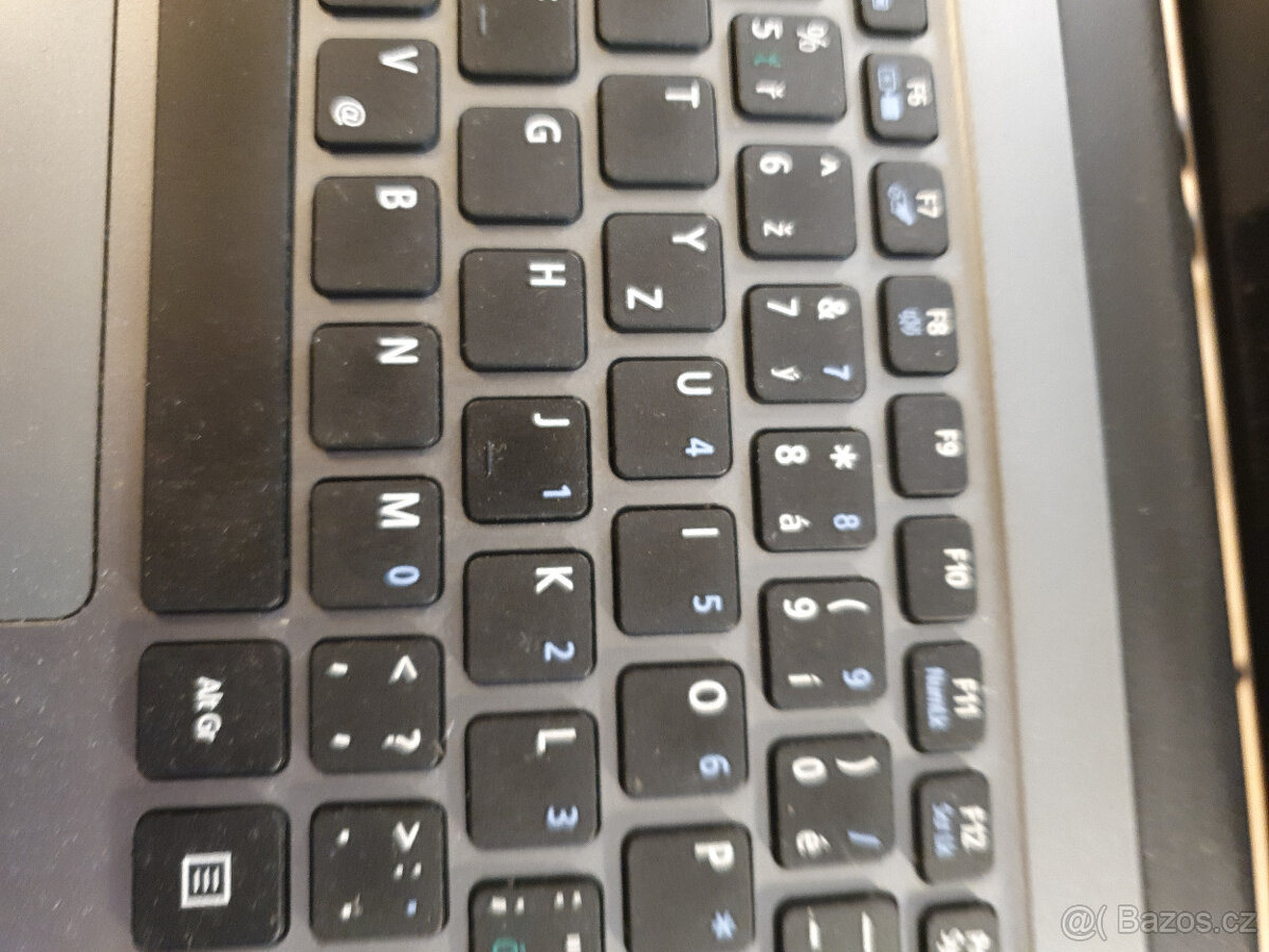 Prodám použitý notebook Acer Aspire V5-171 Intel Core i3 6GB - 12