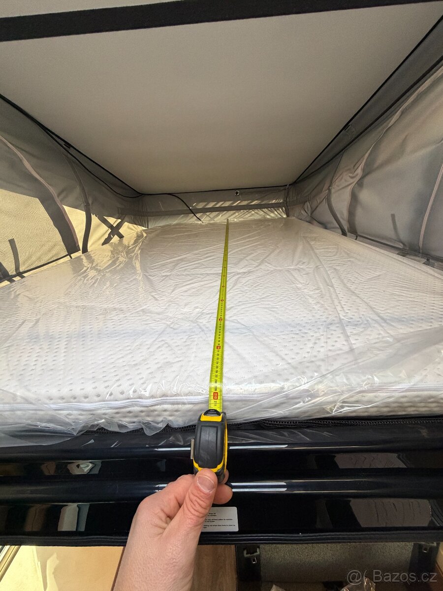 Prodávám karavan CARADO CV640 s výsuvnou střechou - 12