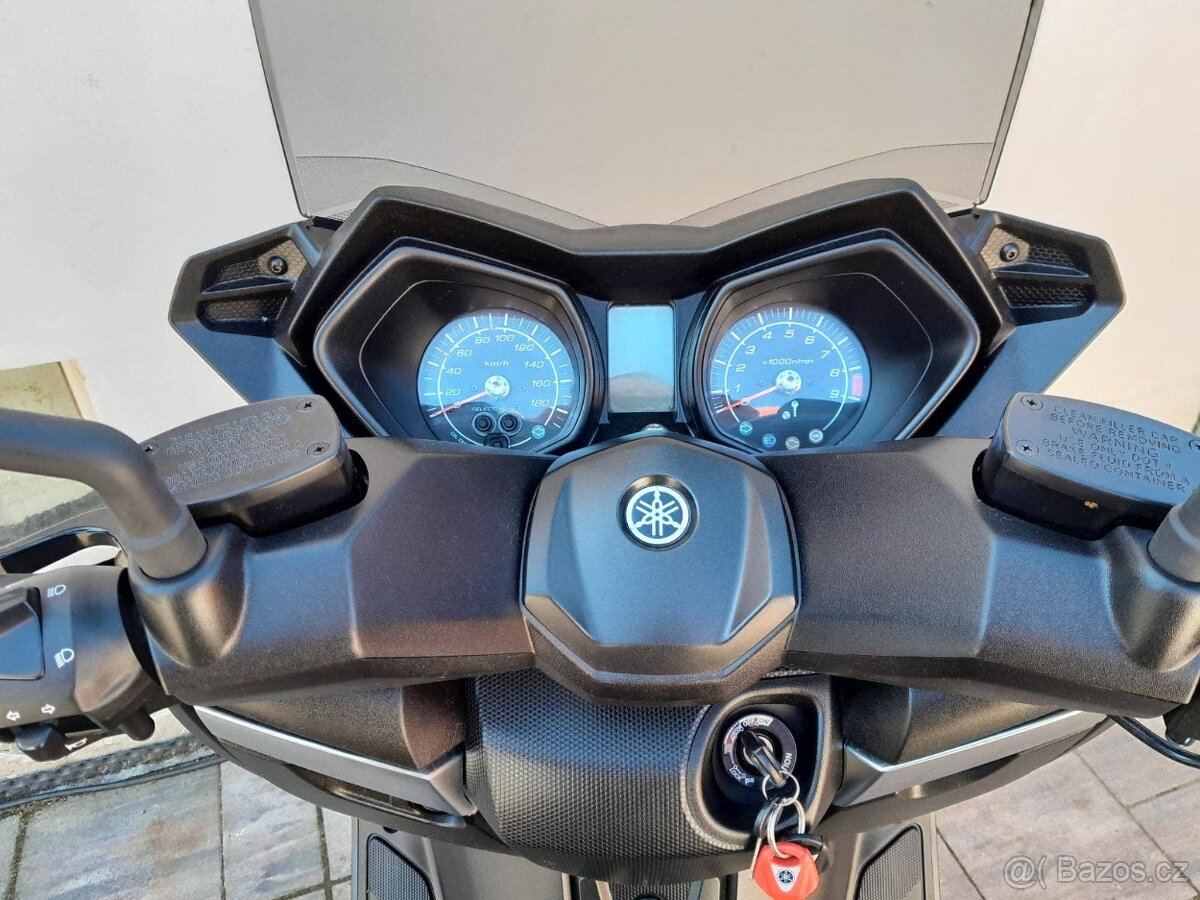 Yamaha Xmax 400, 2015, 23t.km, pěkná - 12