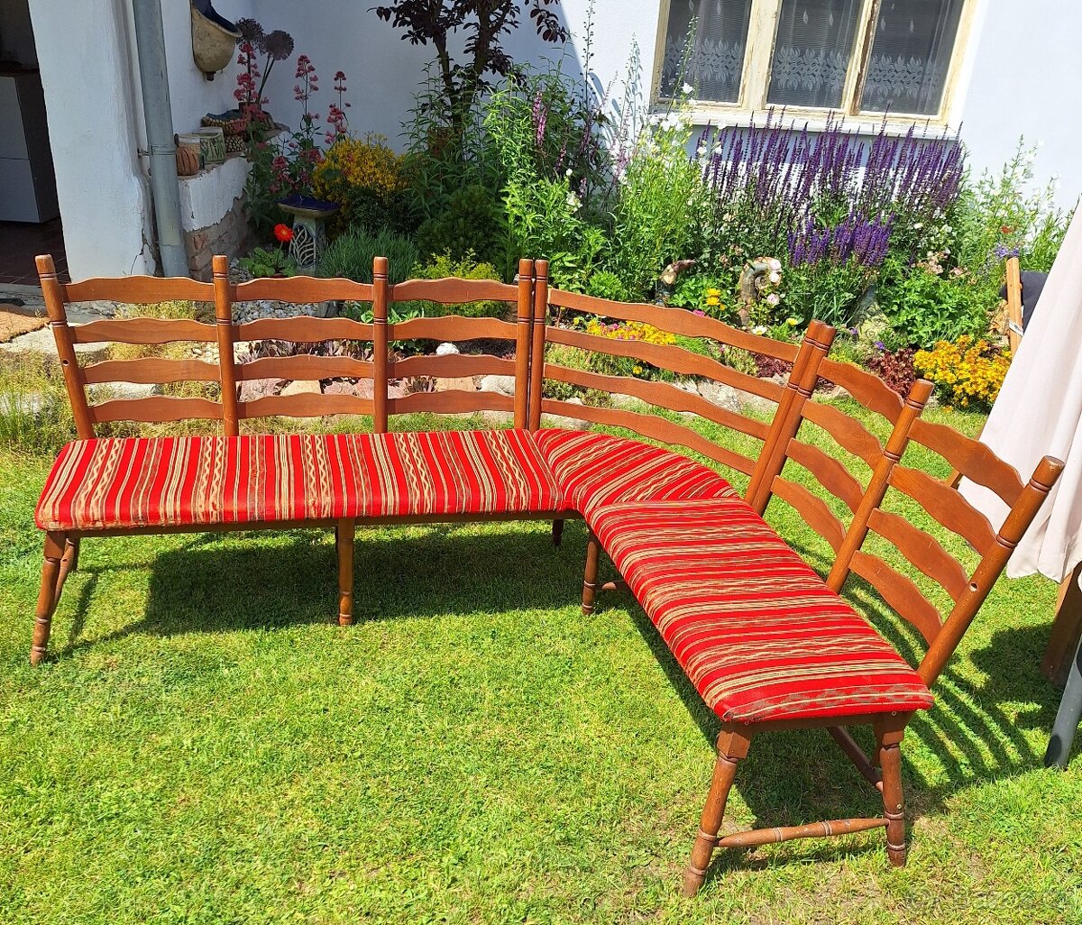 Prodám jídelní stůl, rohová lavice, ratanové dvojkřeslo - 12