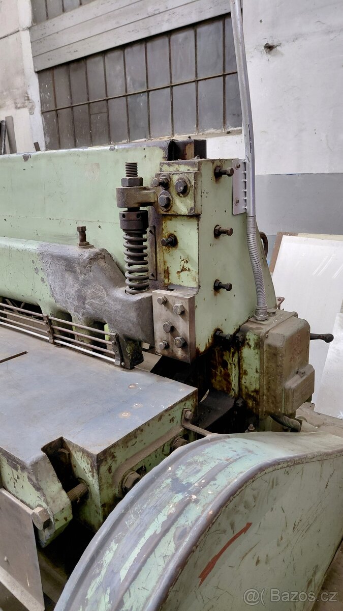 ROZPRODEJ STROJŮ - 12
