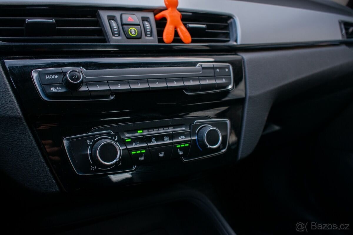 BMW X1 xDrive 20d 140kw A/T - 12