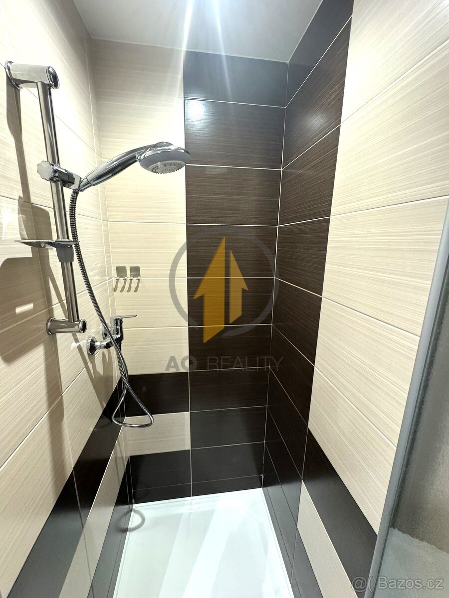 Pronájem krásného zrekonstruovaného bytu 3+1 v Jičíně – klid - 12