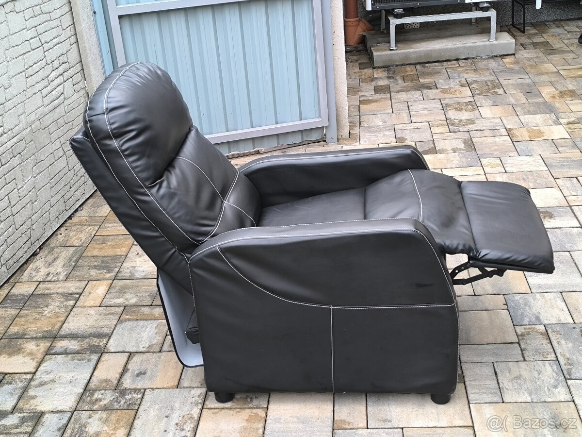 Prodám polohovací křeslo Parker - 12