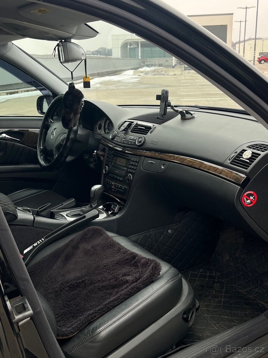 Mercedes E270 - 12
