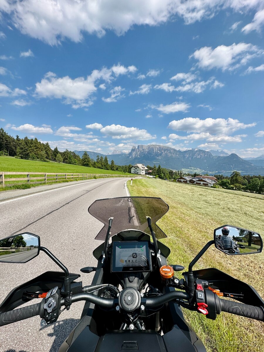 KTM 1290 Super Adventure S (2021) - 12