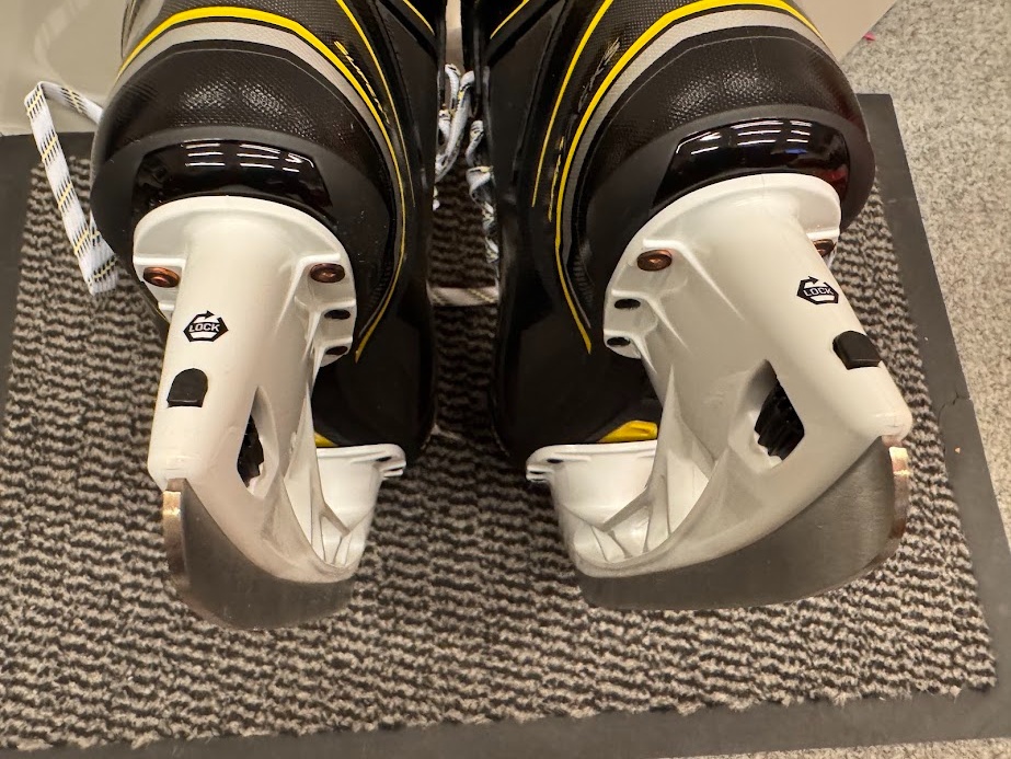 BRUSLE CCM SUPER TACKS 9380, VEL. 43/8 D - 12