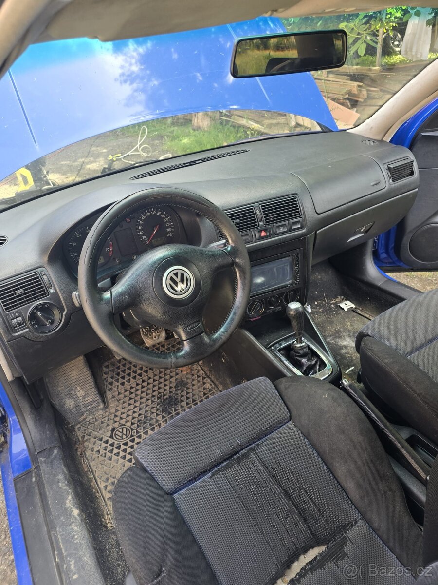 VW Golf 1.8T 150kW 3dvř. - 12