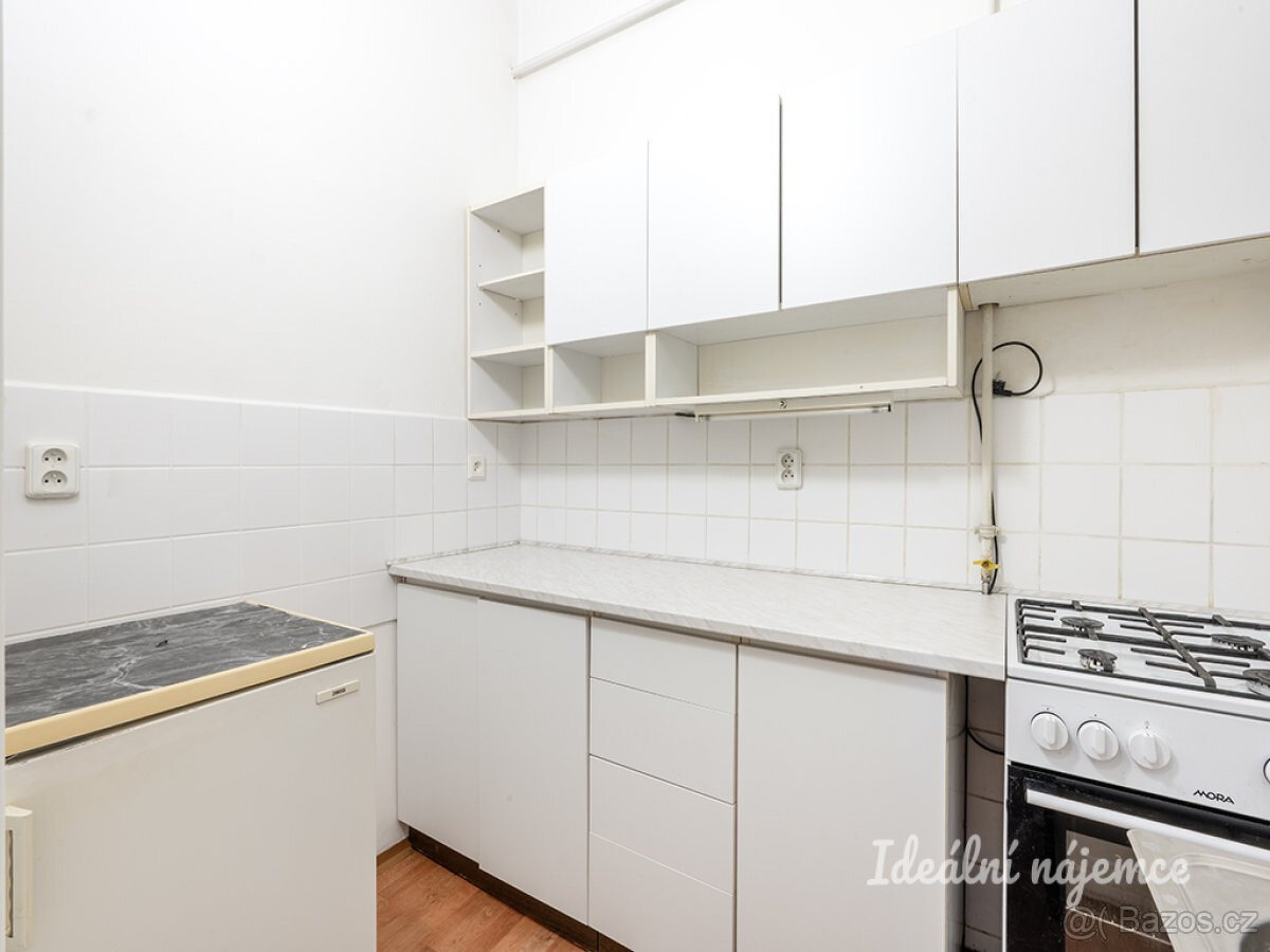 Pronájem bytu 3+1, Lucemburská, Žižkov, 31900 Kč/měs, 76 m2 - 12