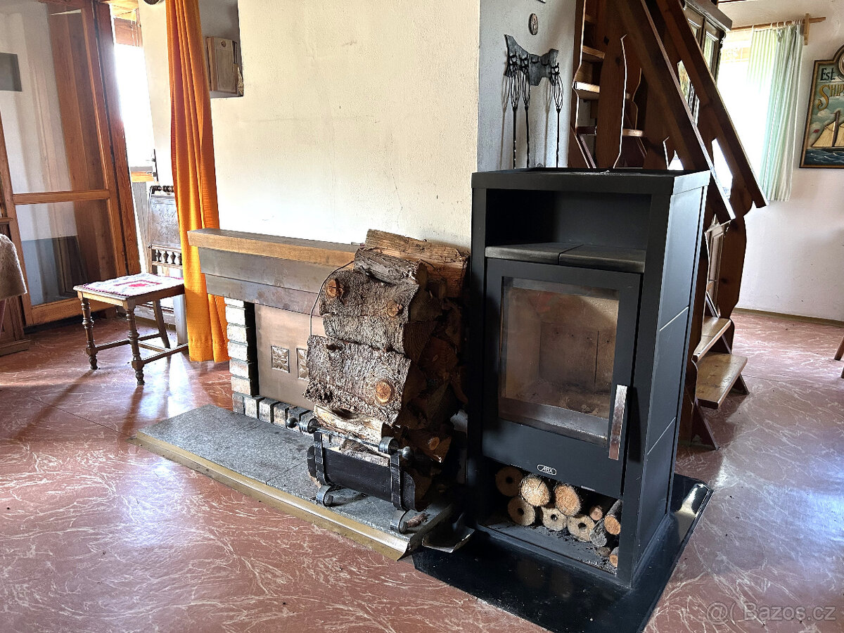 Zděná chata Stebno u Petrohradu, pozemek 835 m2, rybník - 12