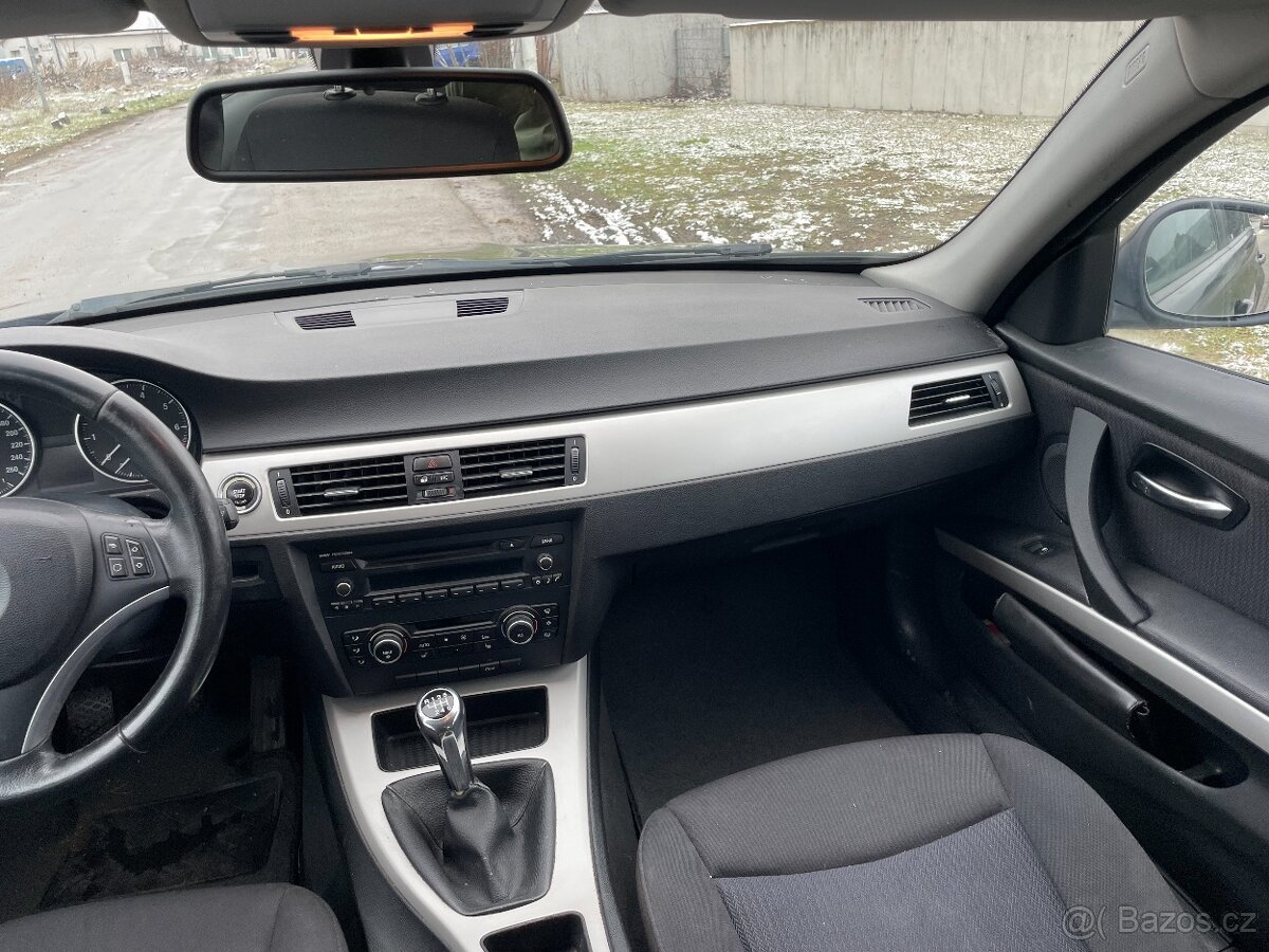 BMW Řada 3, 318i - 105kW + sada kol - 12