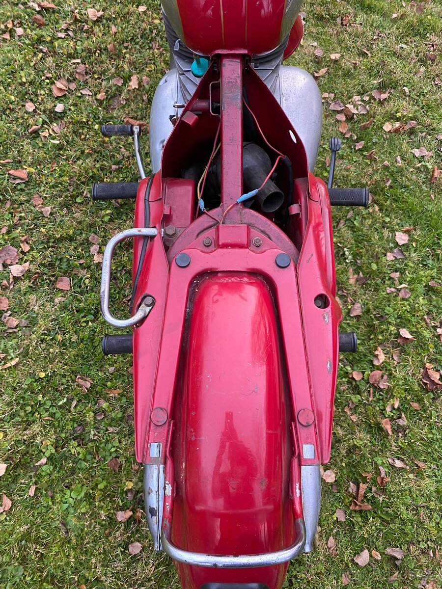 JAWA PANELKA 350 360 - 12