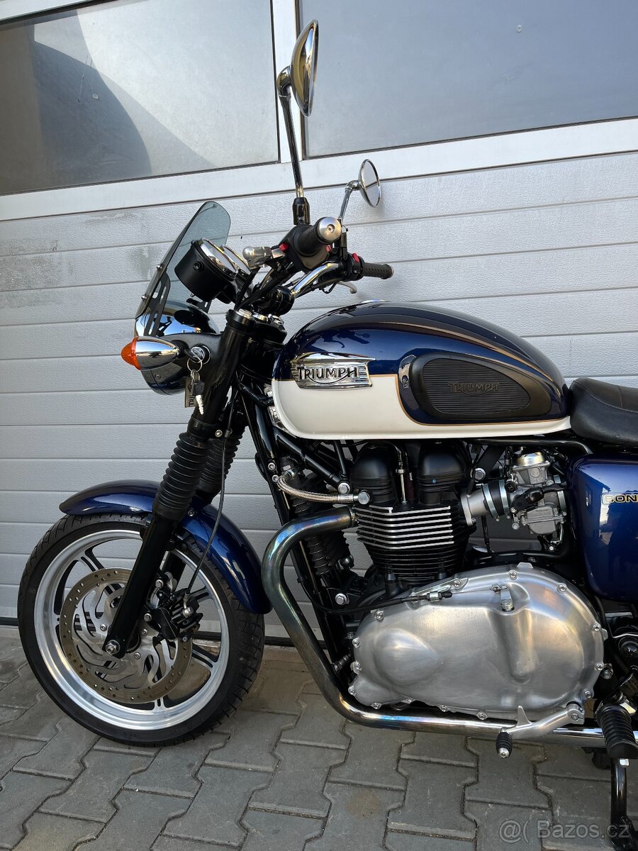 Triumph Bonneville SE - 12