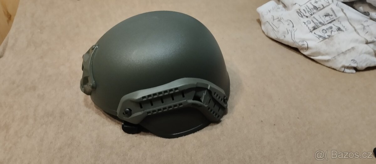 Airsoftové zbraně a vybavení - 12