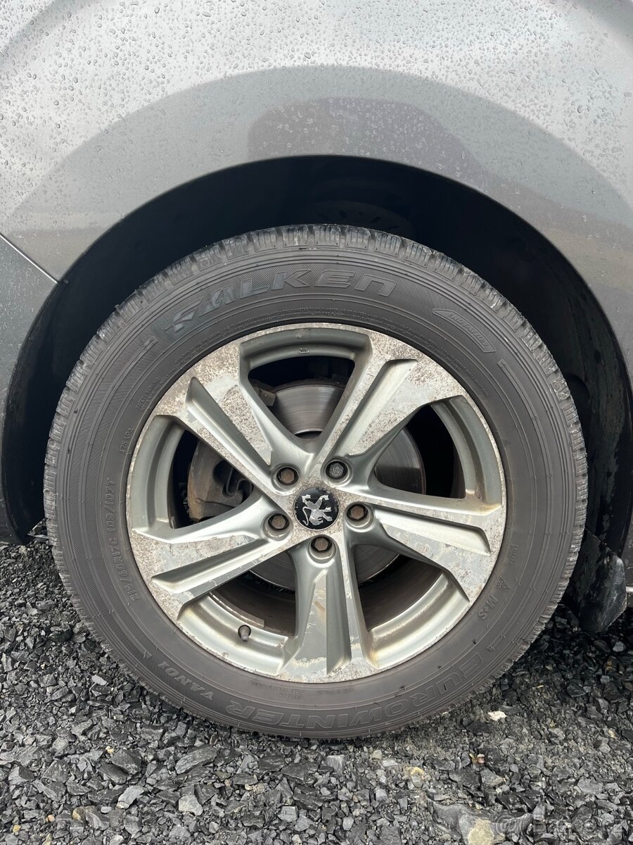 Peugeot Traveller VIP business; TOP STAV ; rezervace - 12