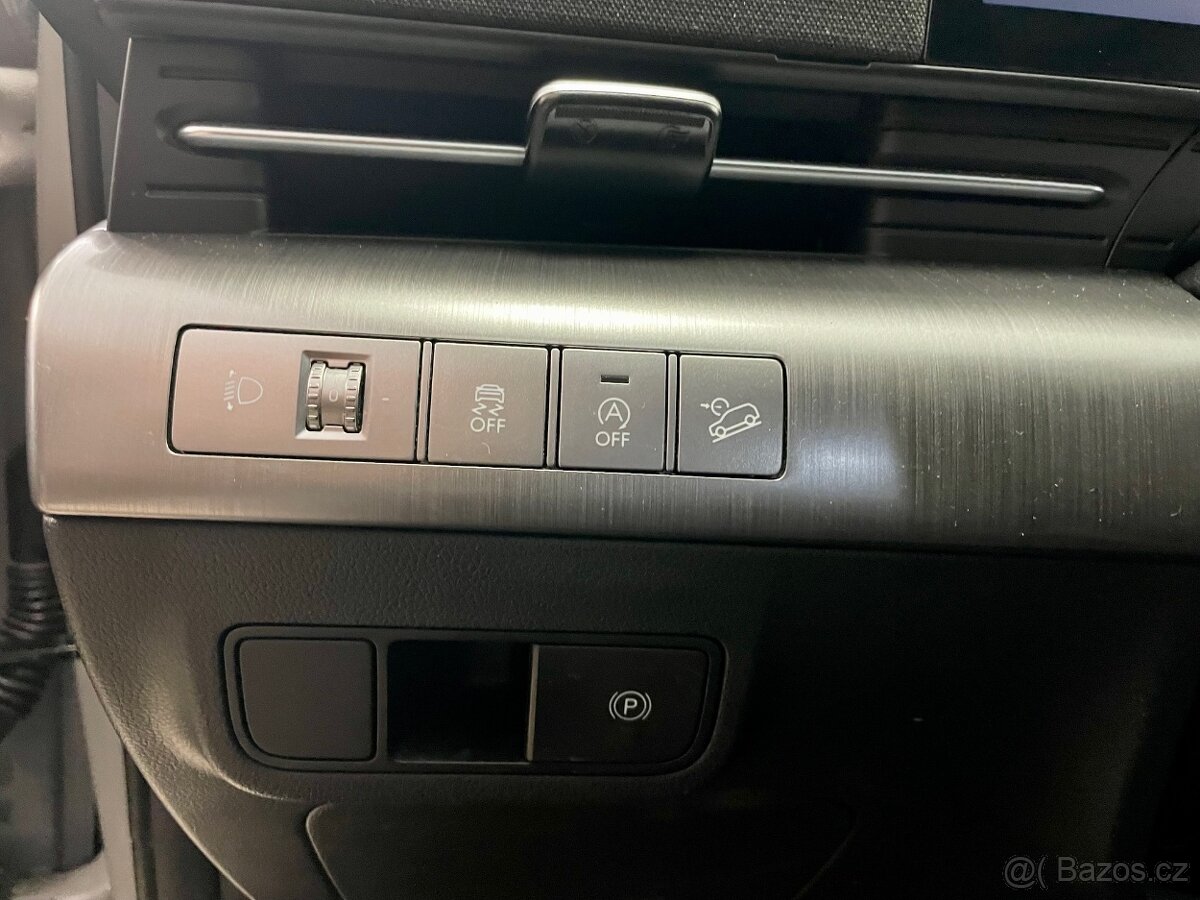 Hyundai Kona 1,6T-GDi 102kW Smart 4x2 6MT - 12