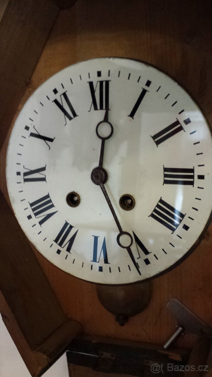 Starožitné nástěnné hodiny sbírka 6ks - 12