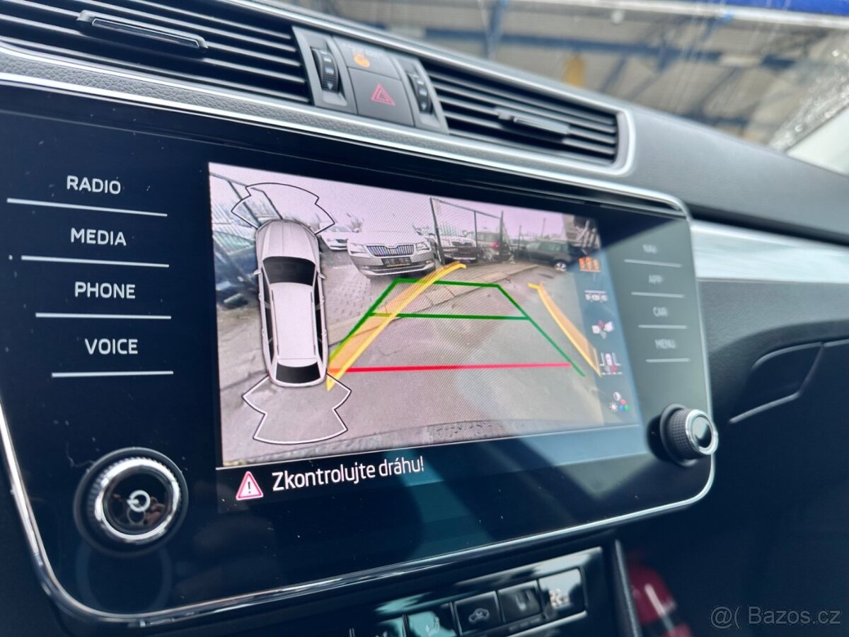 Škoda Superb 2.0TDi VIRTUAL,KAMERA,1.MAJ. - 12