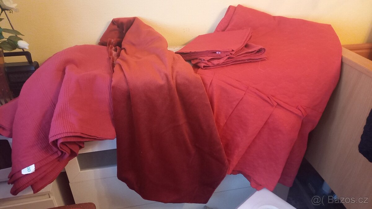 Deky, polštářky,podložky, povlečení - 12