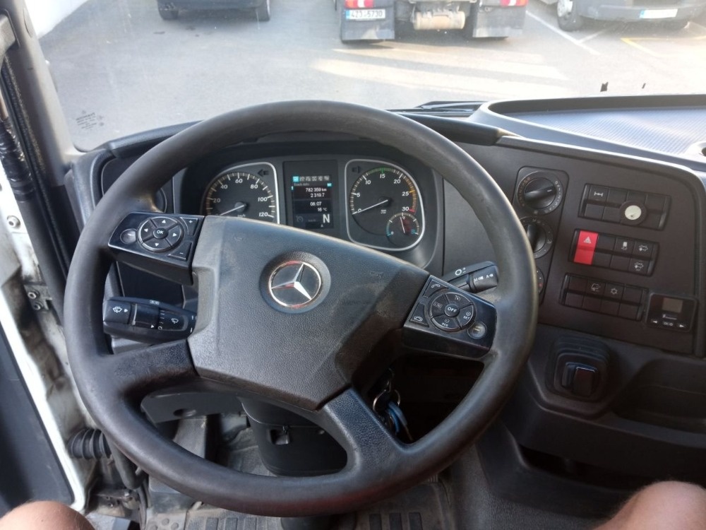 Prodám Mercedes 1018 - 12