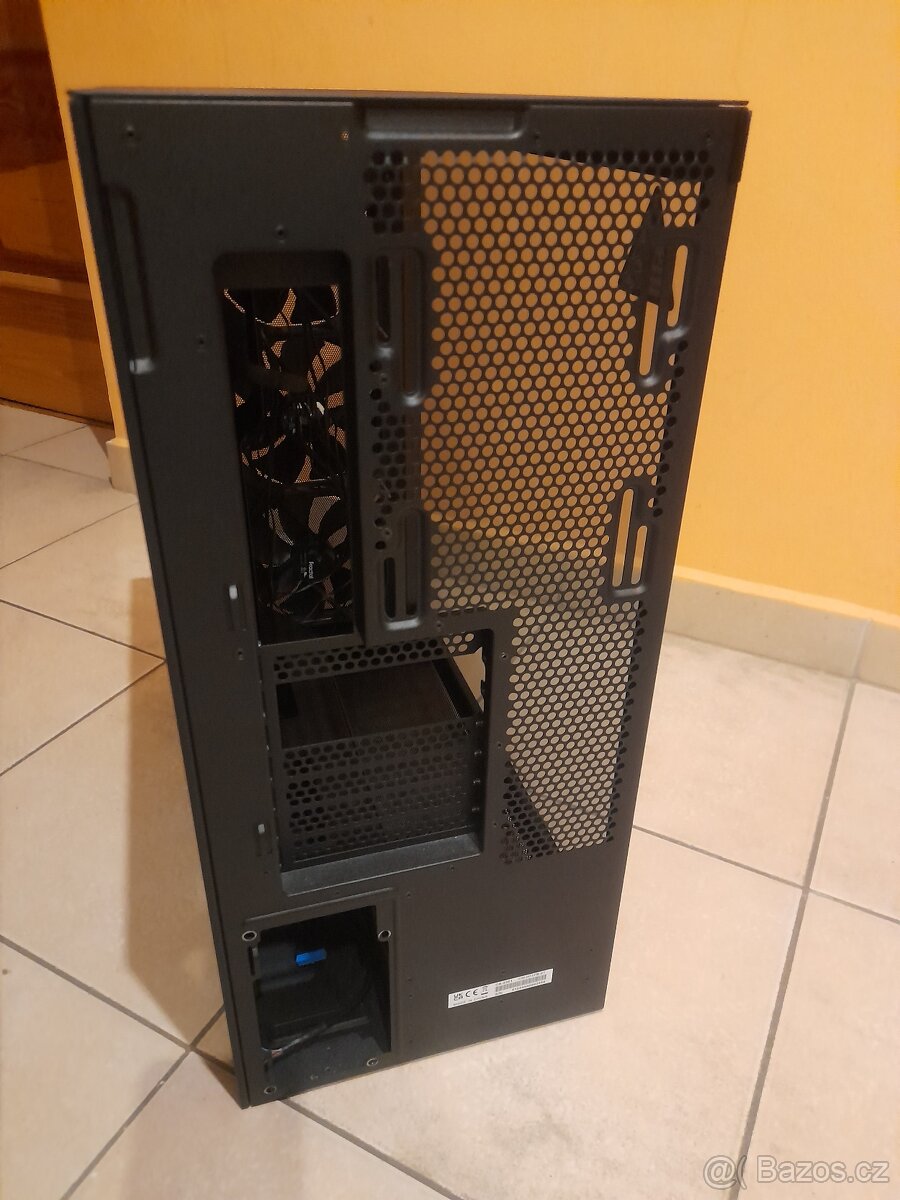 NZXT CM-H72FB-01 - 12