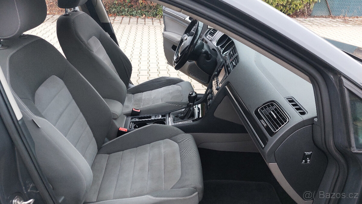 VW Golf 7 2.0 TDi 110kW Highline, 2014, velká výbava - 12