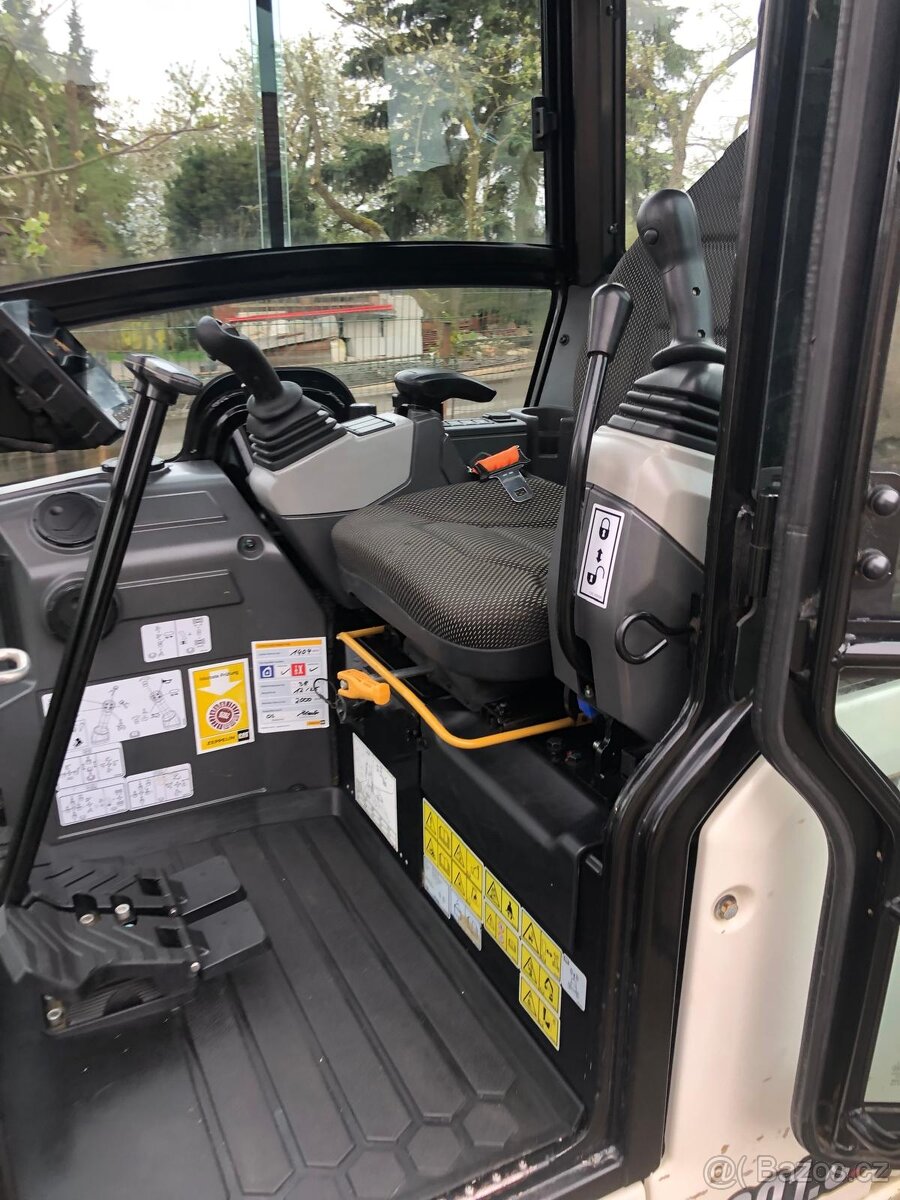 Caterpillar CAT 301.8 - 12