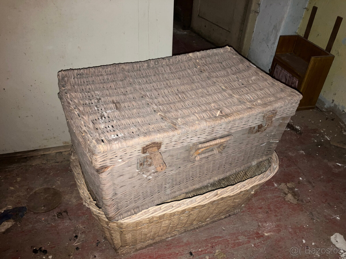 Starý (vintage) a starožitný nábytek - 12