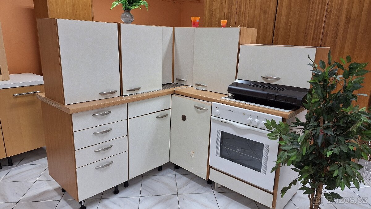 Kuchyňská linka německé výroby - 12