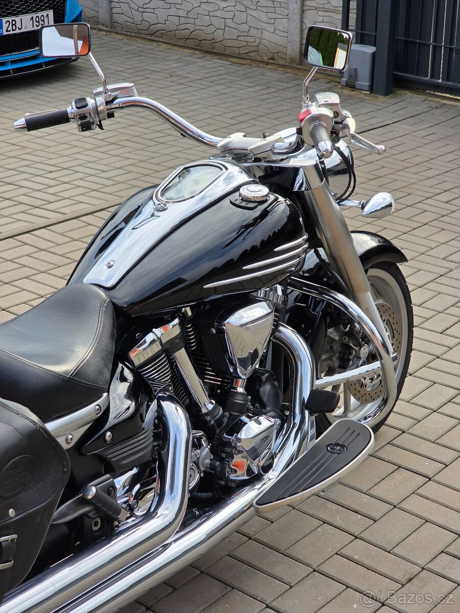 Yamaha XV 1900 Midnight Star, serviska, padací rám, brašny - 12