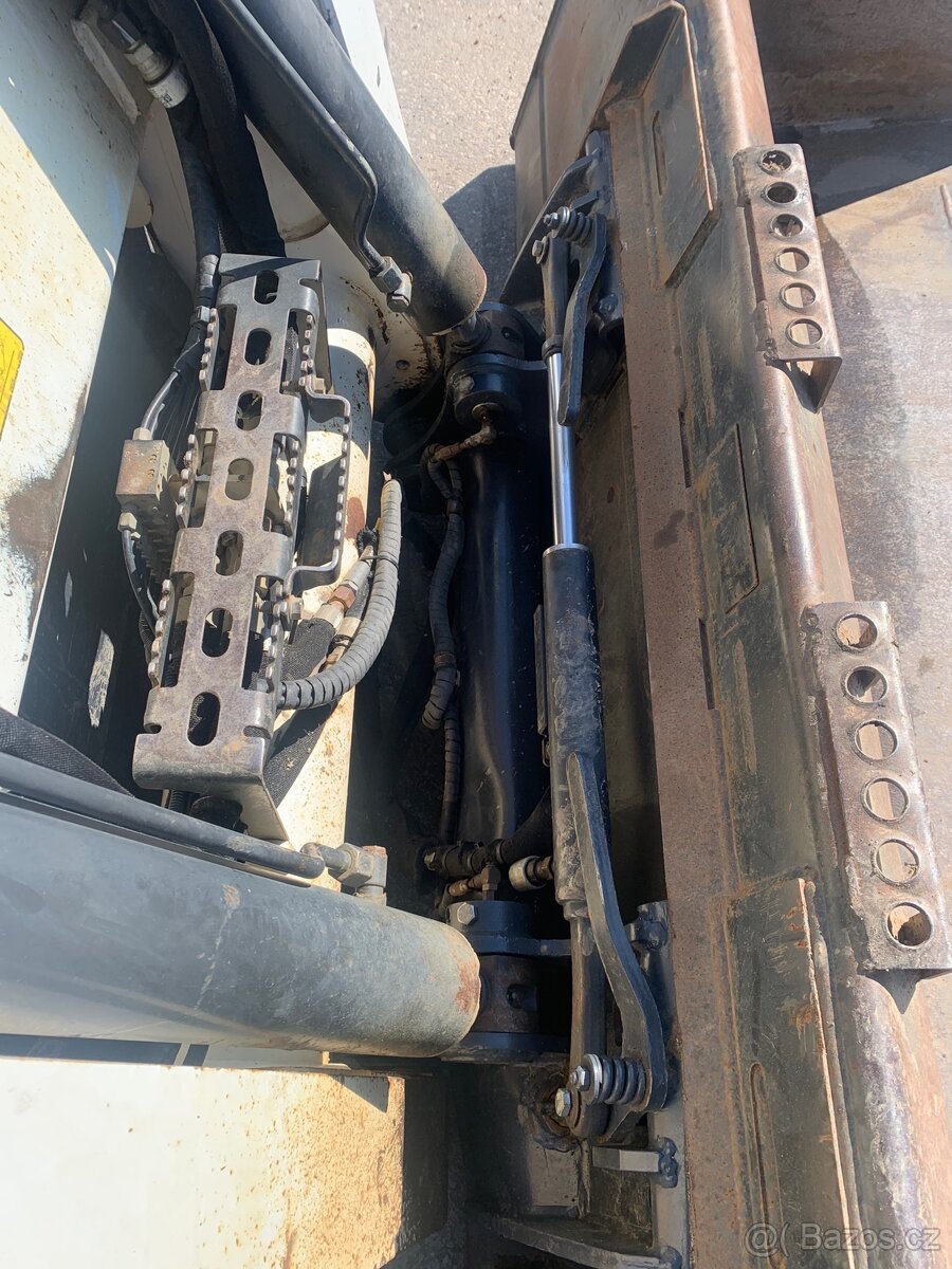 Bobcat T870 + wheel saw WS24 - 12