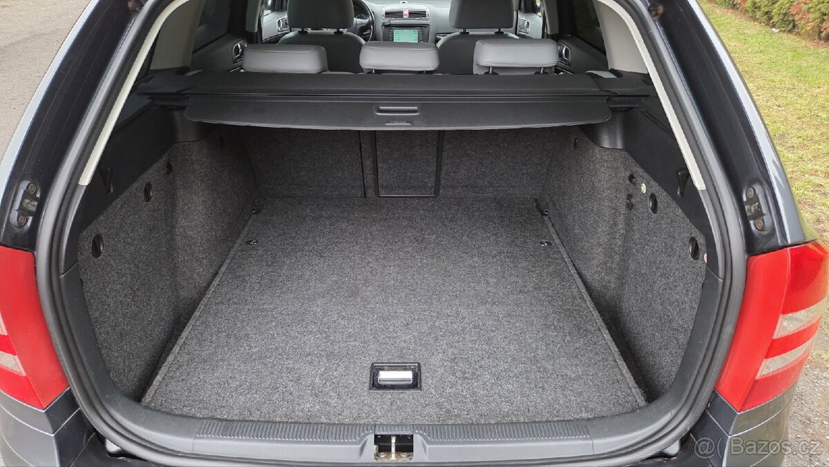 Š.Octavia 2.0 TDi Laurin&Klement - 12