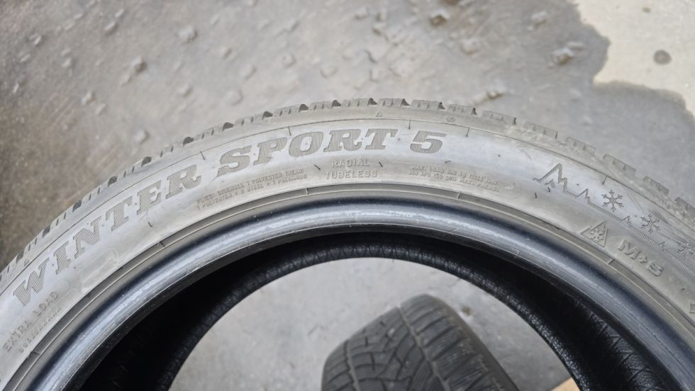 Zimní pneu 245/45/18 Dunlop - 12