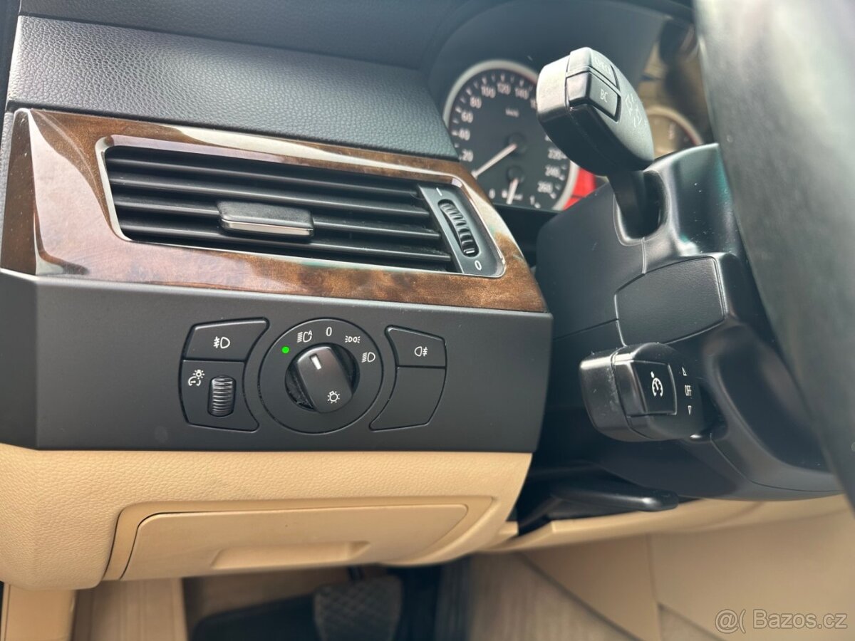 BMW Řada 5 530Xd PĚKNÝ STAV - 12