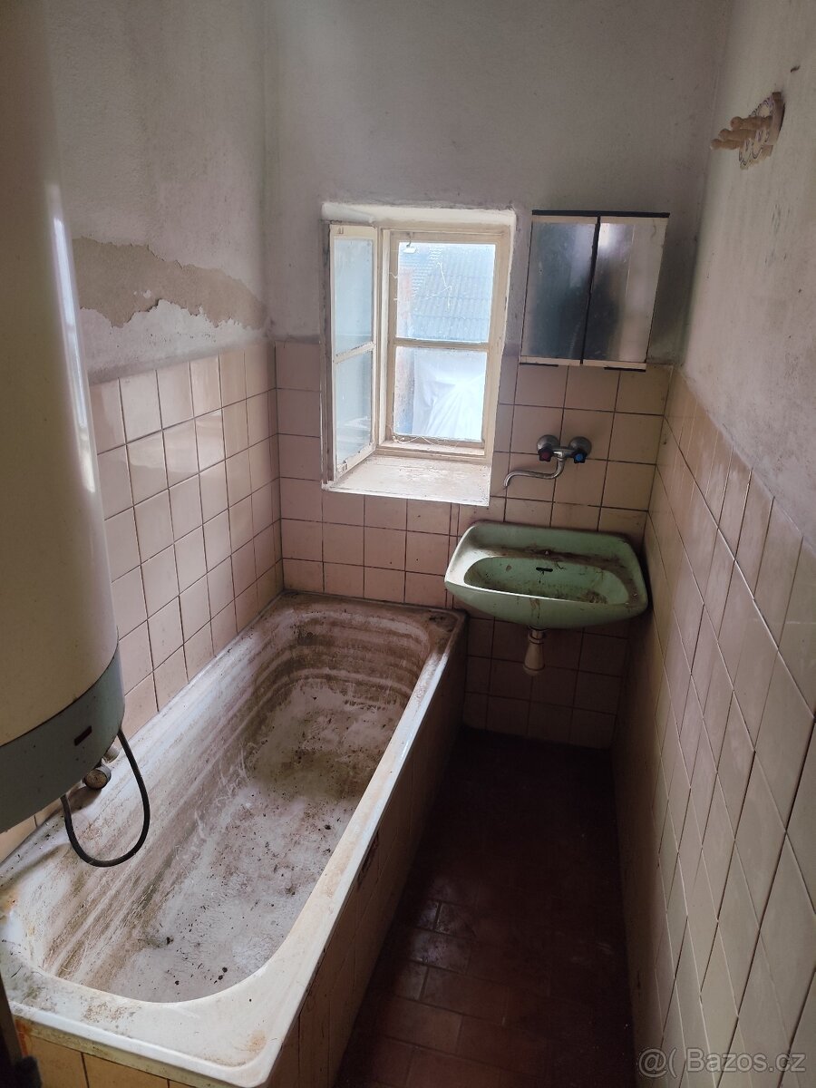 Dům 2+1 v Lišově - 12