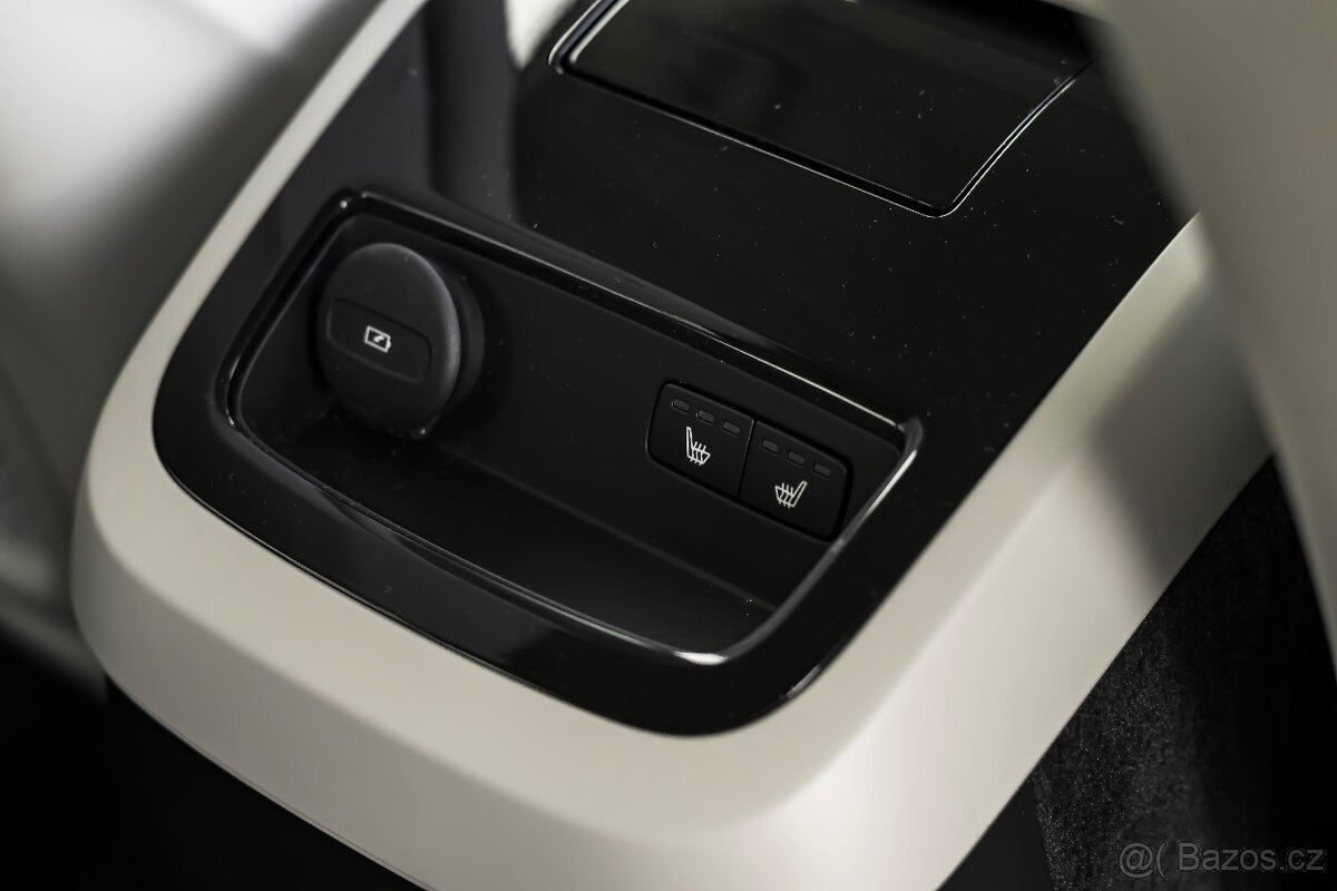 Volvo V90 T8 Recharge 392PS AT8 AWD Inscription DPH - 12