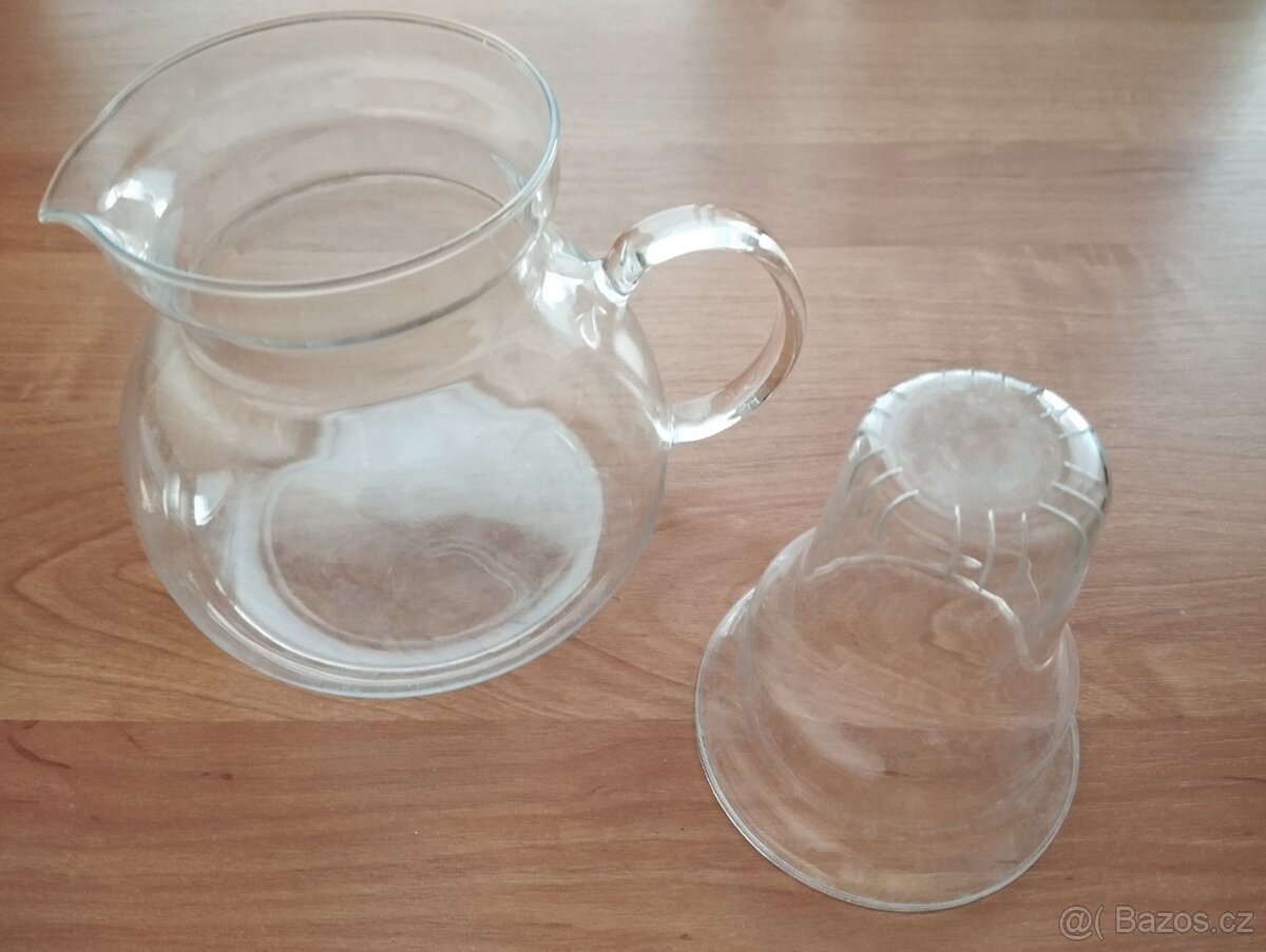 Sklenice na víno a alkohol. Talíře a tácy Bernadotte. Hrnky - 12