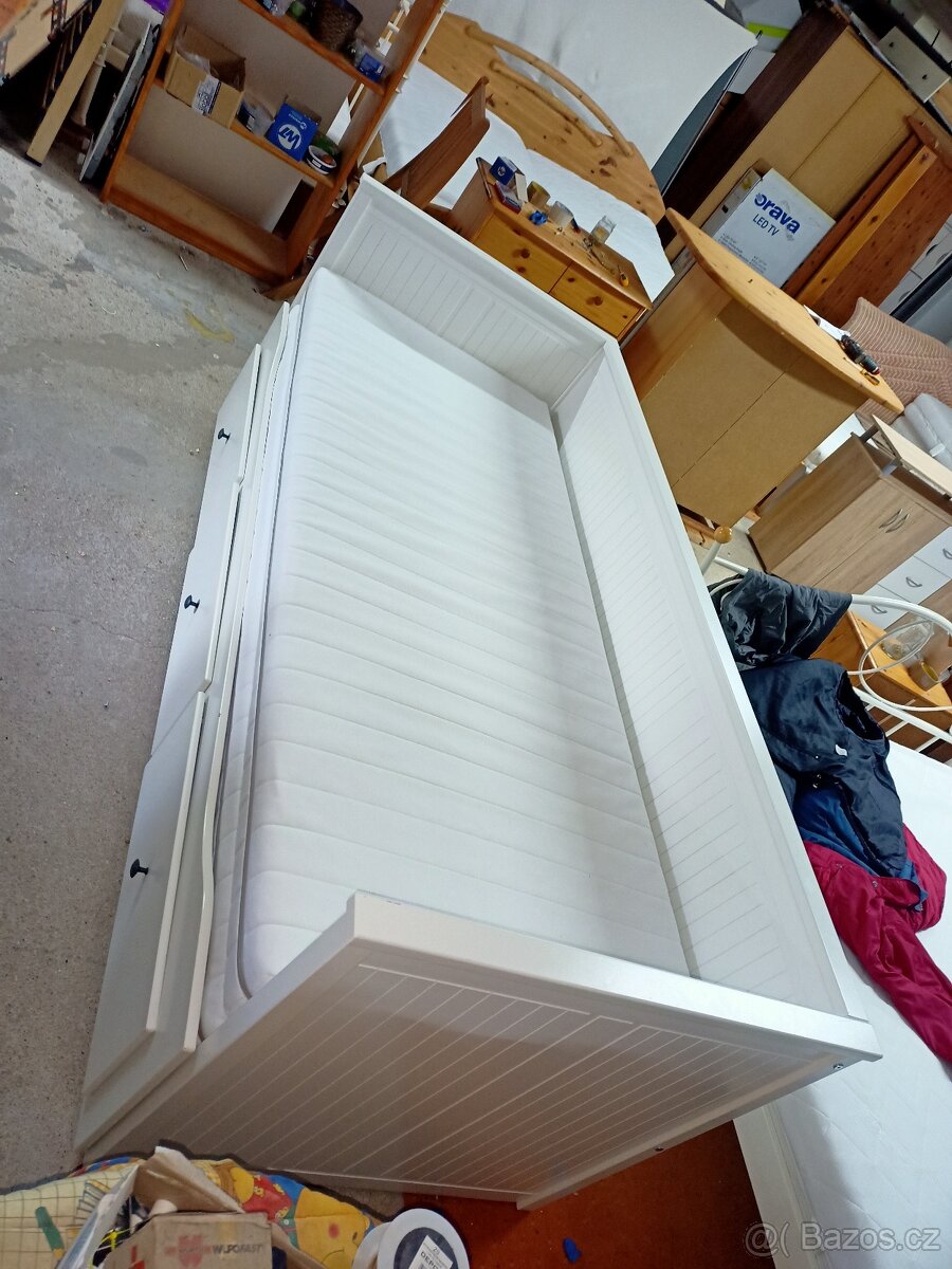 Prodám krásnou rozkládací postel IKEA HEMNES - 12