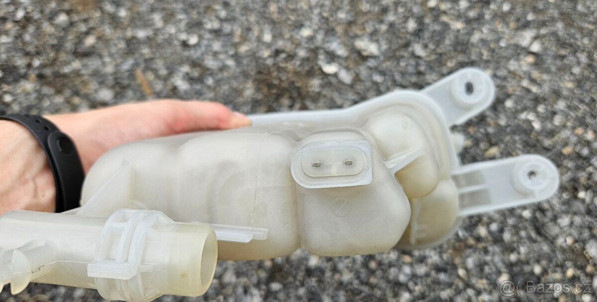 Audi A4 B8 Díly - 12