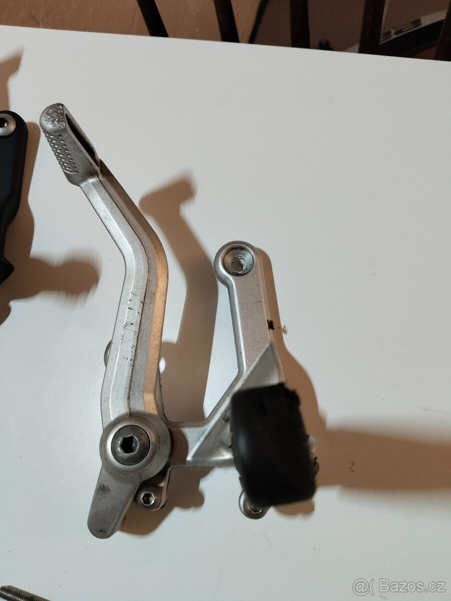 KTM 990 SUPER DUKE na dily - 12