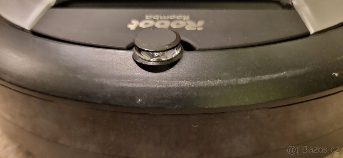 iRobot Roomba i7+ se stanicí Clean Base + příslušenství - 12
